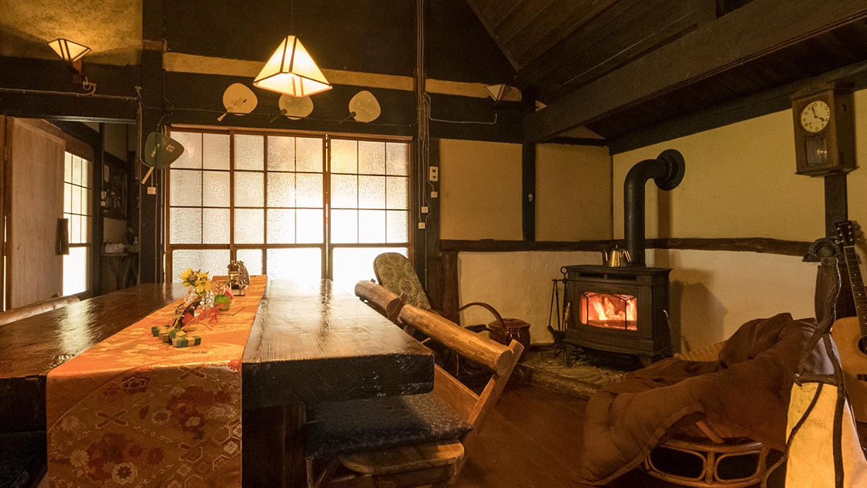古民家の宿 ふるま家 — 京都府福知山市大江山麓 · 築150年の茅葺き農家を一棟貸しで運営