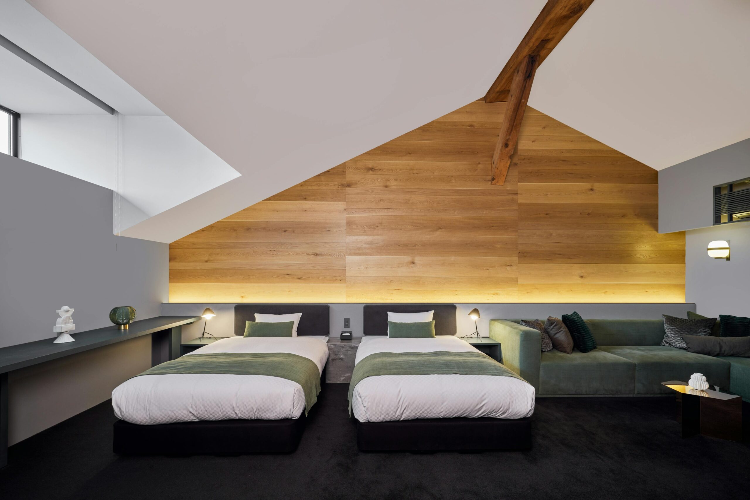 NIPPONIA HOTEL 函館 港町 — 北海道・函館 · 赤レンガ倉庫を改装した9室のオーベルジュ