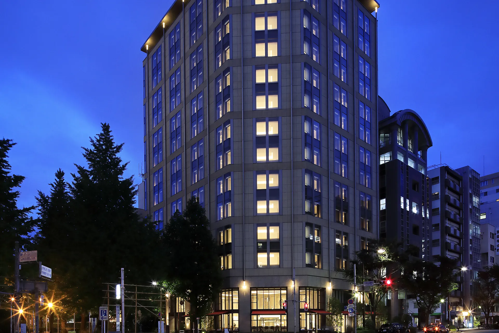 KOKO HOTEL Premier 日本橋浜町 — 中央区日本橋浜町 · 焼きたてパンの朝食ブッフェを備える浜町の中規模ホテル