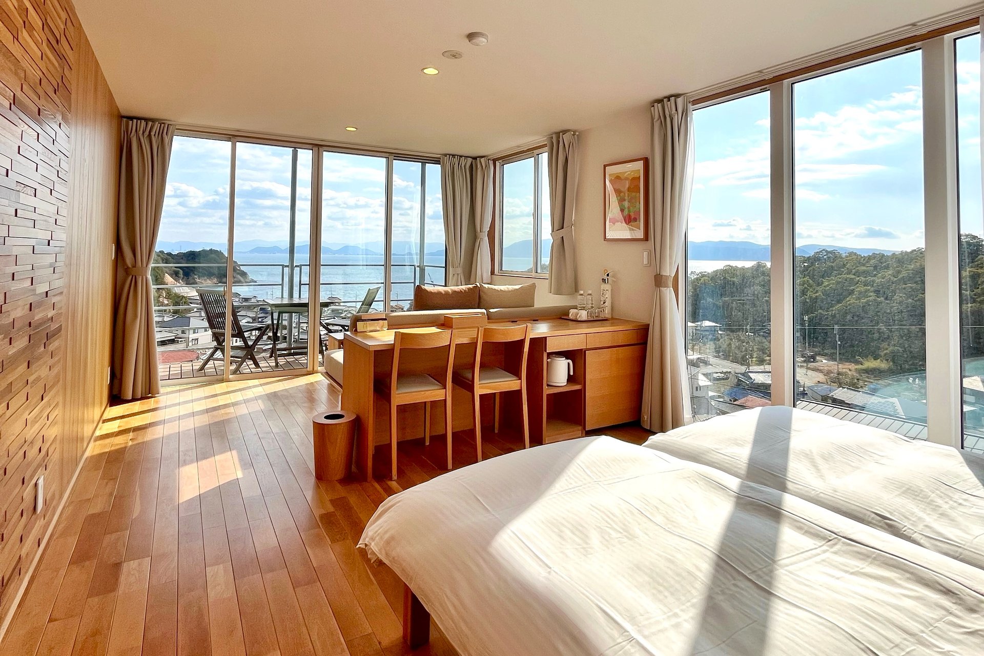 MY LODGE naoshima — 直島町宮浦・瀬戸内海を望むテラス付き客室を備えたライフスタイルホテル