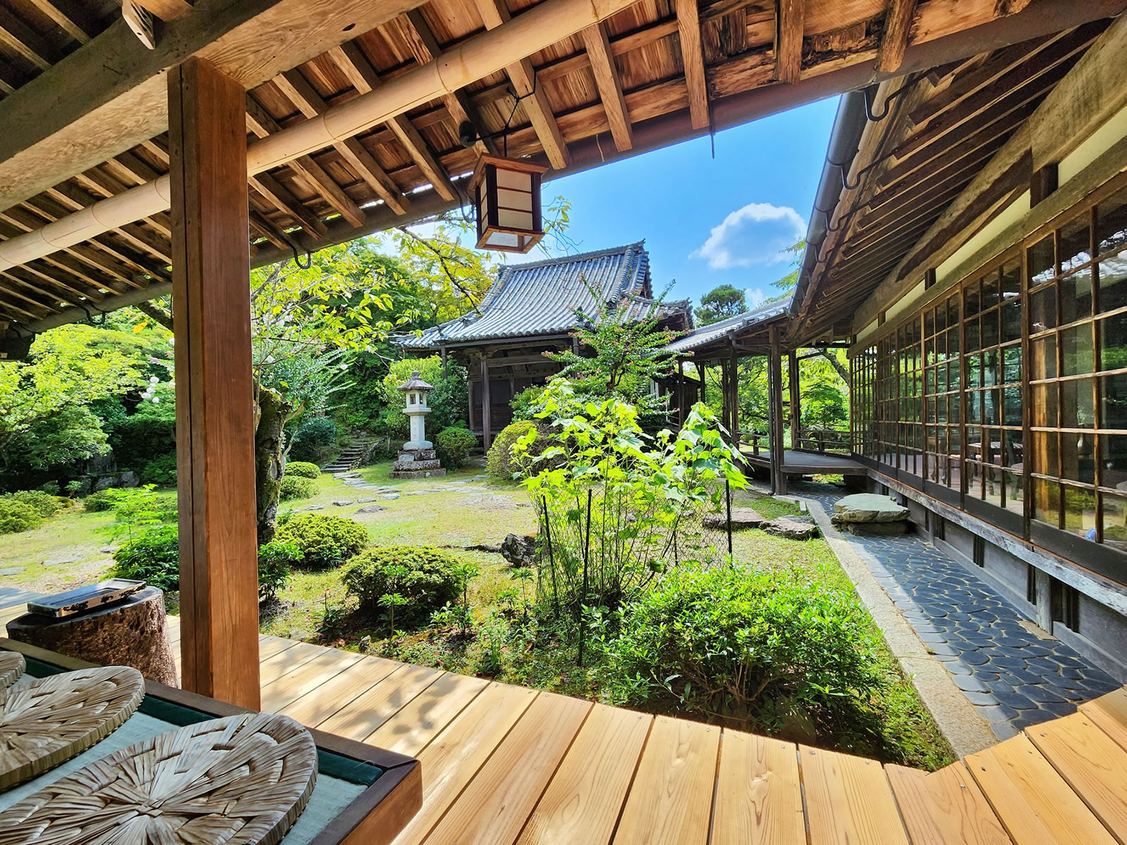 竹林院群芳園 — 吉野山・千利休作庭の群芳園、大和三庭園の一つ