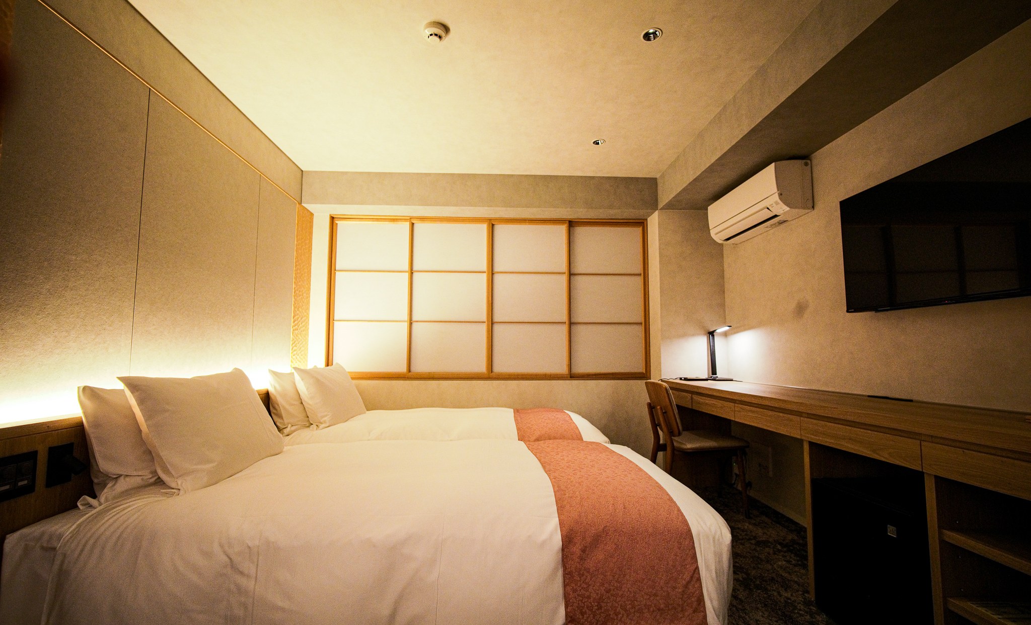 Miru Kyoto Gion — 京都・東山区 · 白川沿いに建つ祇園の10室の小規模デザインホテル