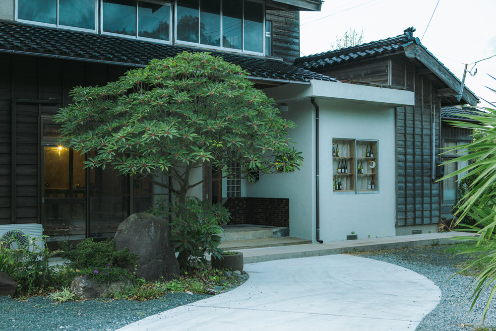 Andante 葡萄農家の宿 — 佐渡市大倉谷 · 葡萄畑に建つ1日1組限定の農家民宿