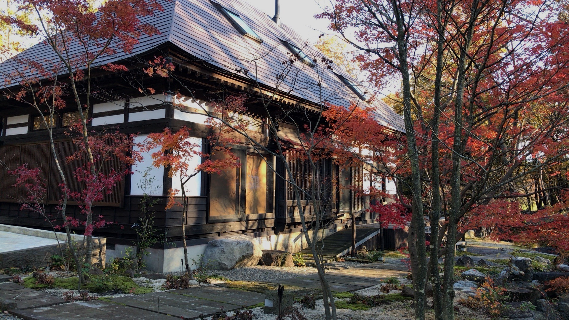 無暦日 — 那須・高久乙 · 築140年の明治期古民家を一日一組で貸し切る林間の別荘
