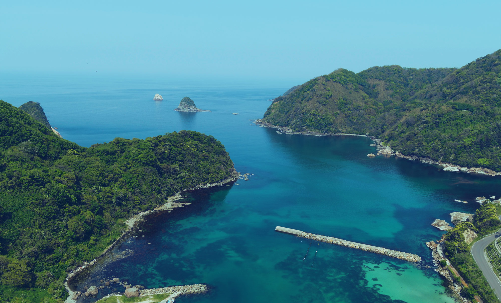 ウミノマド — 松江市美保関町諸喰 · 島根半島東端、海と山に挟まれた一棟貸しコテージ