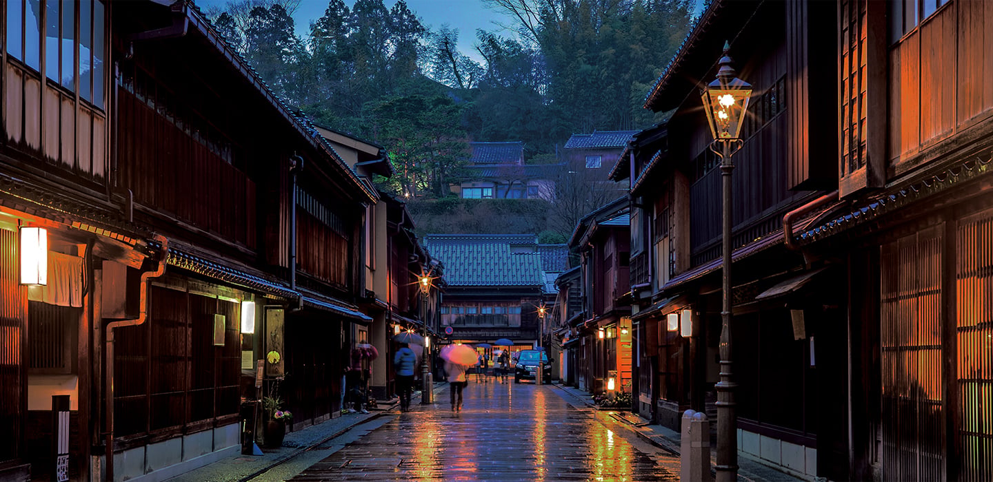 雨庵 金沢 — 金沢・武蔵 · 47室の都市プレミアムホテル、町家素材と現代意匠の編集