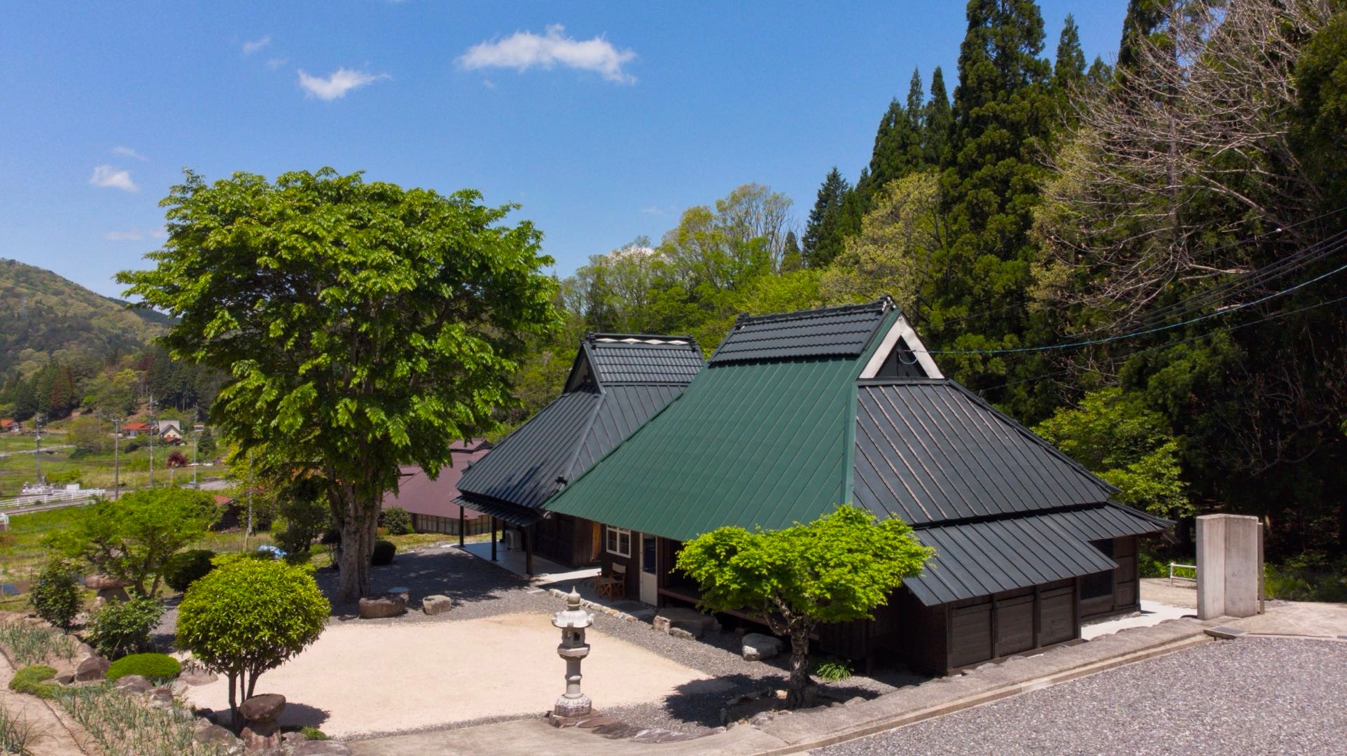 旅館 吉和の風 — 広島・廿日市吉和 · 築150余年の古民家を30年かけ再生した一日一組の一棟貸し
