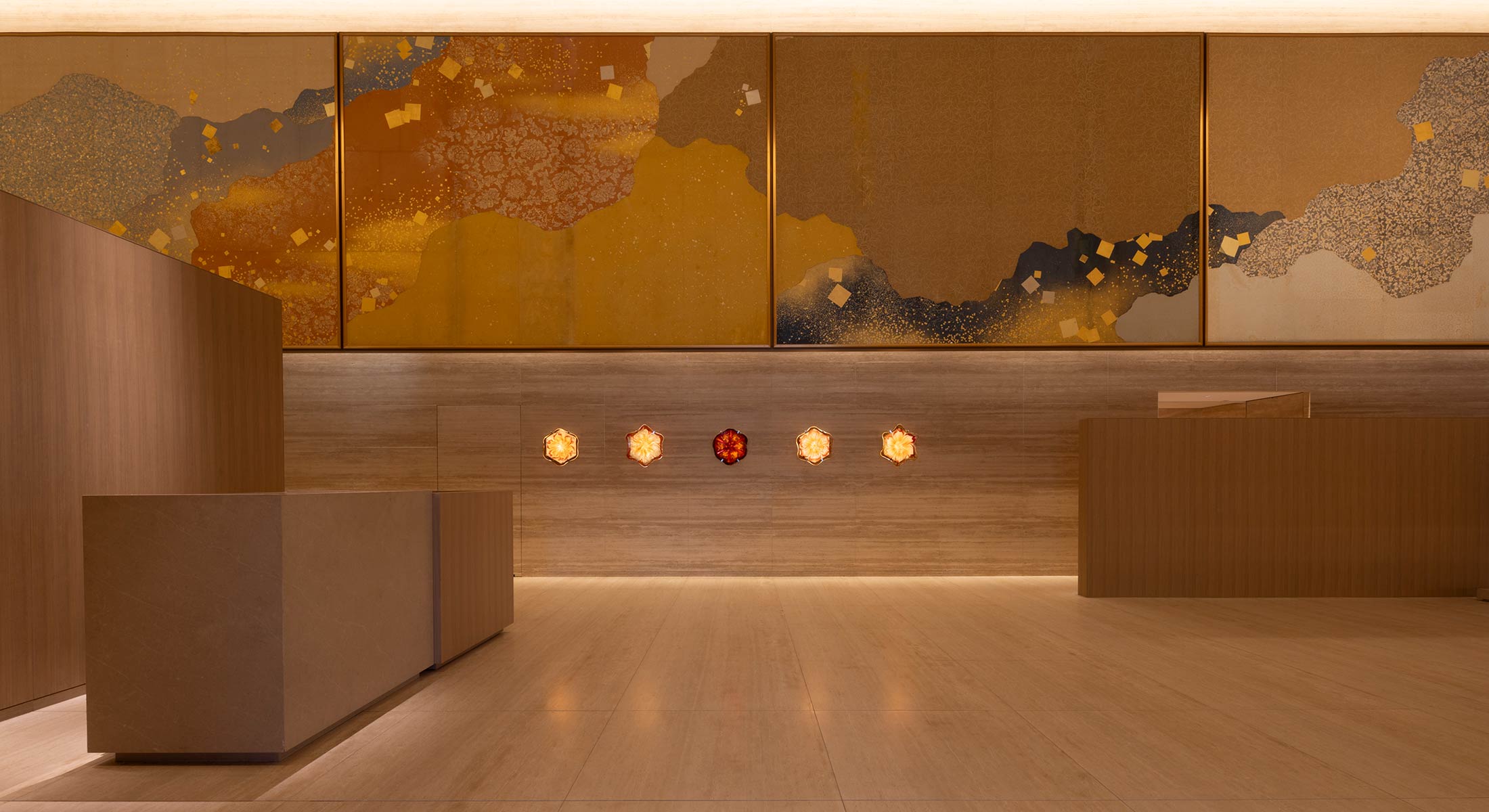 The Okura Tokyo — 東京・虎ノ門 · ヘリテージロビー、旧本館の意匠を高層再建で継いだ空間