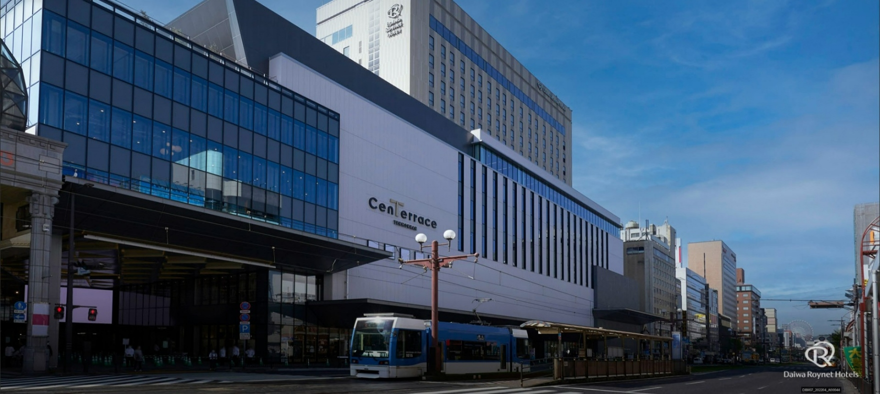 ダイワロイネットホテル鹿児島天文館 PREMIER — 鹿児島・千日町 · 市電「天文館通」徒歩1分、複合施設センテラス天文館の上層に位置