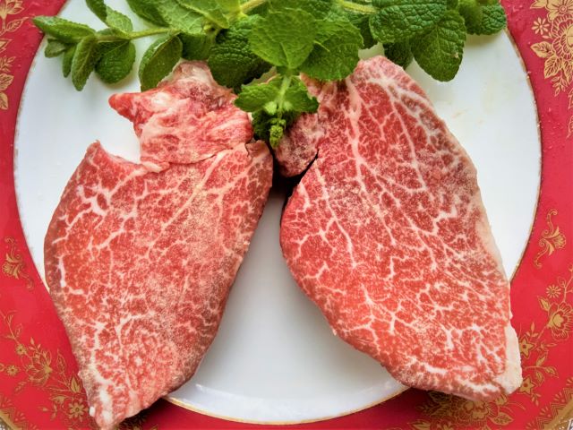 オーベルジュ グルービー — 木島平村 · 自家菜園の野菜と信州アップル牛のステーキ
