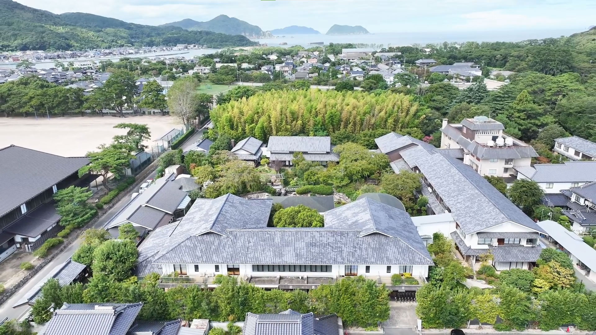 萩城三ノ丸 北門屋敷 — 萩・堀内 · 世界遺産の武家地に建つ庭園と回廊の旅館