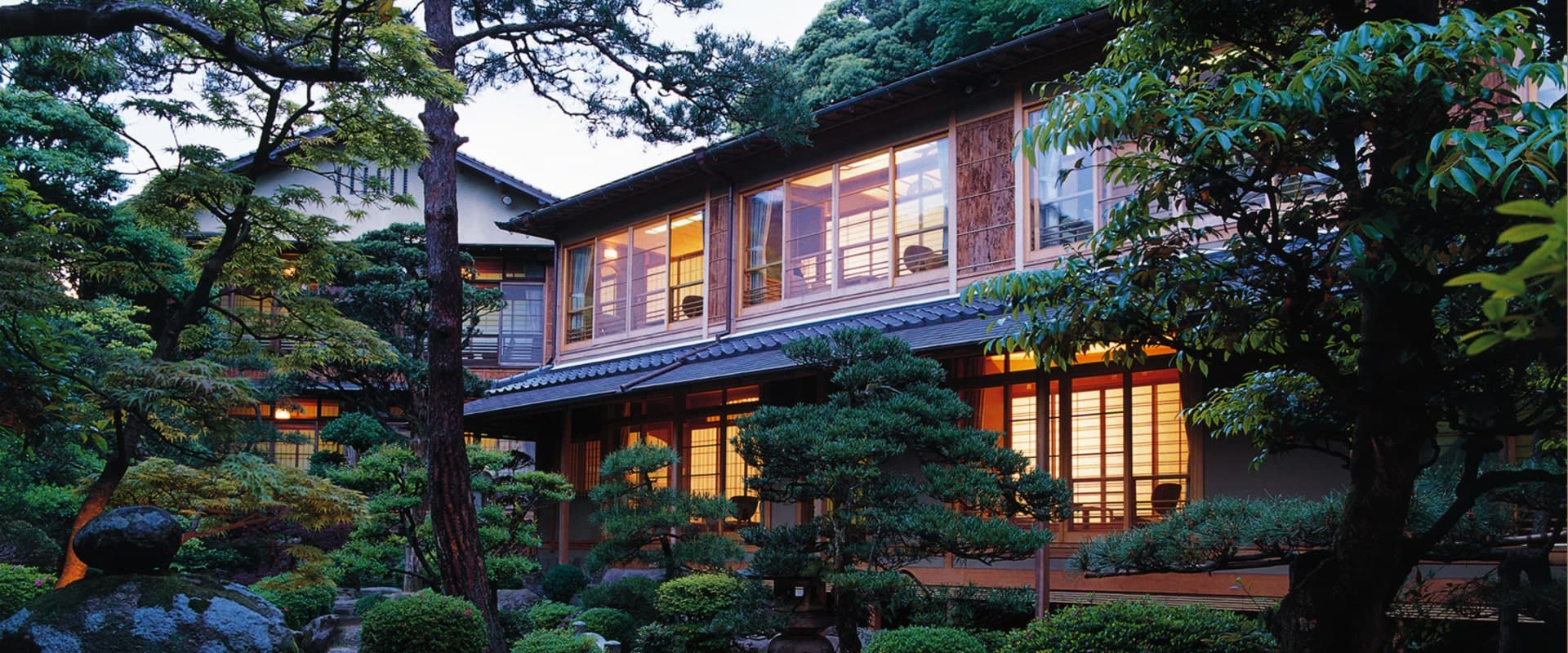 城崎温泉 西村屋本館 — 兵庫・豊岡市 · 平田雅哉による数寄屋建築「平田館」を持つ安政創業の老舗旅館