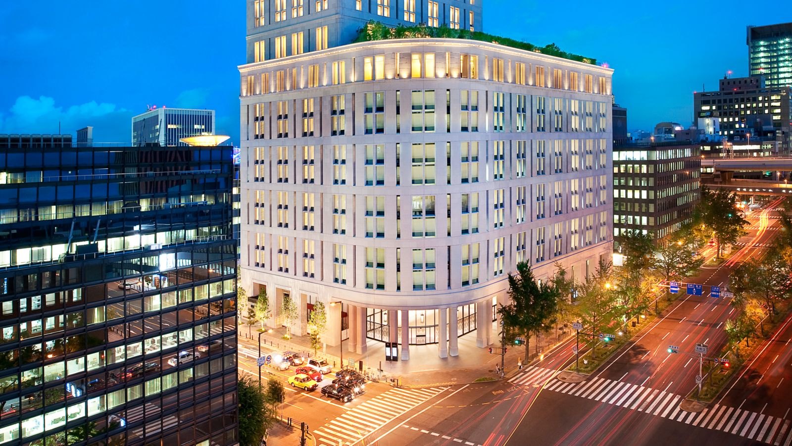 セントレジスホテル大阪 — 大阪市中央区本町 · 御堂筋に建つ2010年開業のラグジュアリータワー