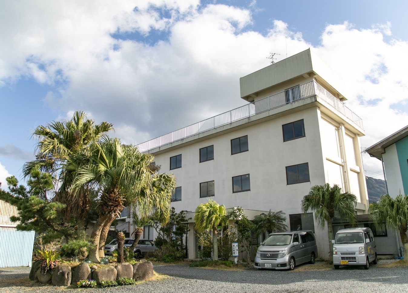旅館やましたのおやど — 八丈町三根 · 八丈民芸やました併設、島の工芸とともにある全9室の旅館