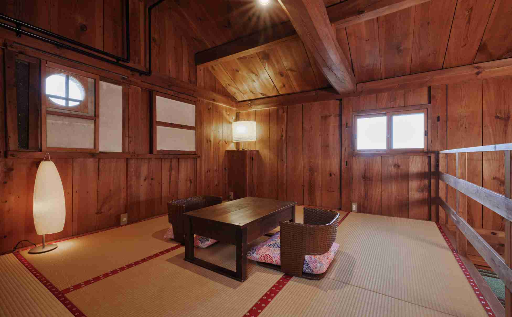 篠山城下町ホテル NIPPONIA — 兵庫・丹波篠山市 · 旧頭取邸の蔵を改修した客室ONAE102