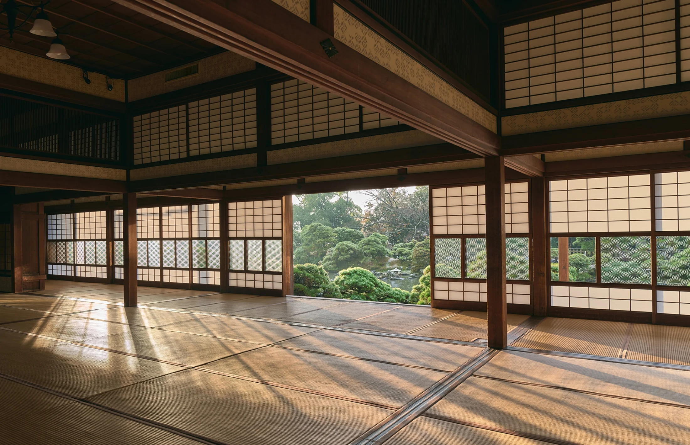 柳川藩主立花邸 御花 — 福岡・柳川 · 明治43年築の西洋館と国指定名勝の日本庭園「松濤園」