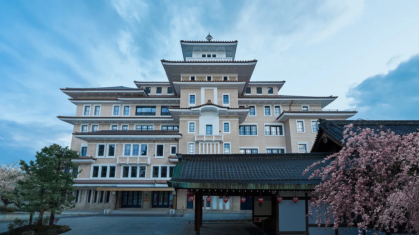 帝国ホテル 京都 — 京都・祇園甲部 · 1936年竣工の登録有形文化財「弥栄会館」の外壁を保存して2026年に開業