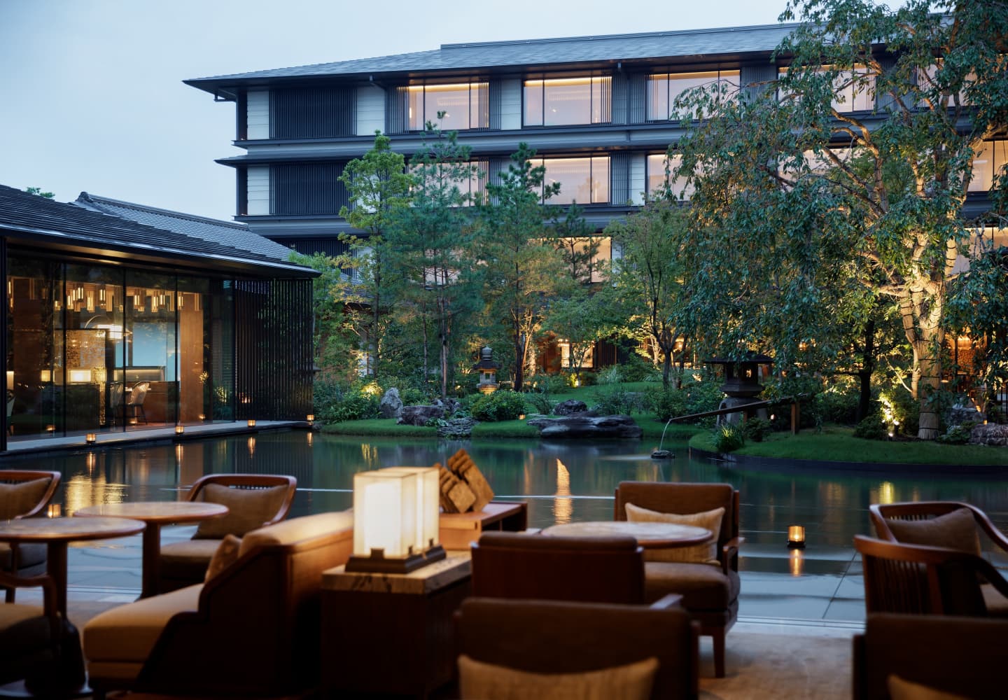 HOTEL THE MITSUI KYOTO — 京都・二条城前 · 三井総領家の邸宅跡に建つホテルと約1,300㎡の中庭