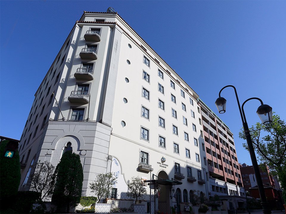 ホテルモントレ長崎 — 長崎市大浦海岸通り · ポルトガルをテーマにした白い外観の123室のホテル