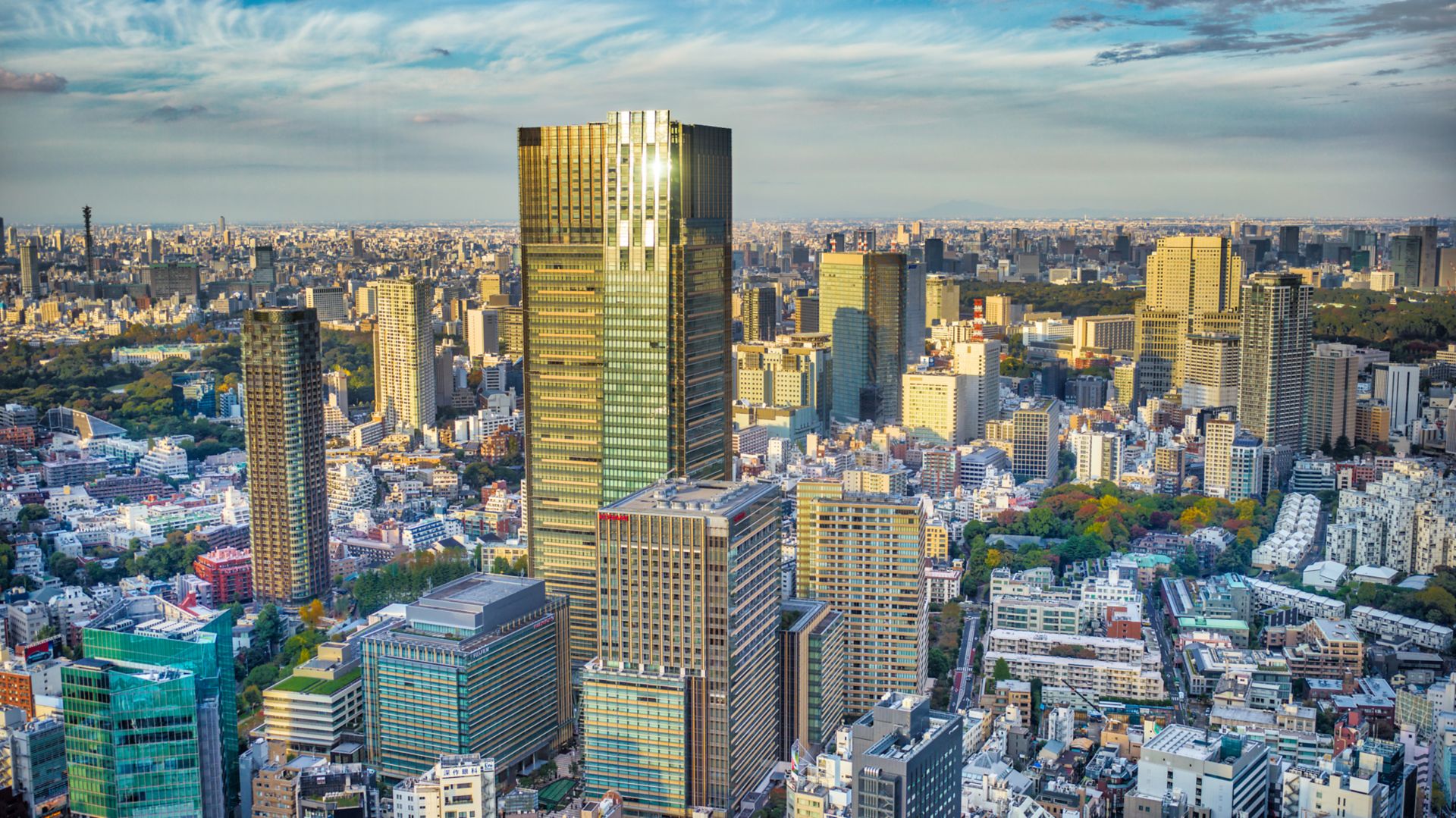 ザ・リッツ・カールトン東京 — 港区赤坂・東京ミッドタウン · 上層階にホテルが入るミッドタウン・タワーの外観
